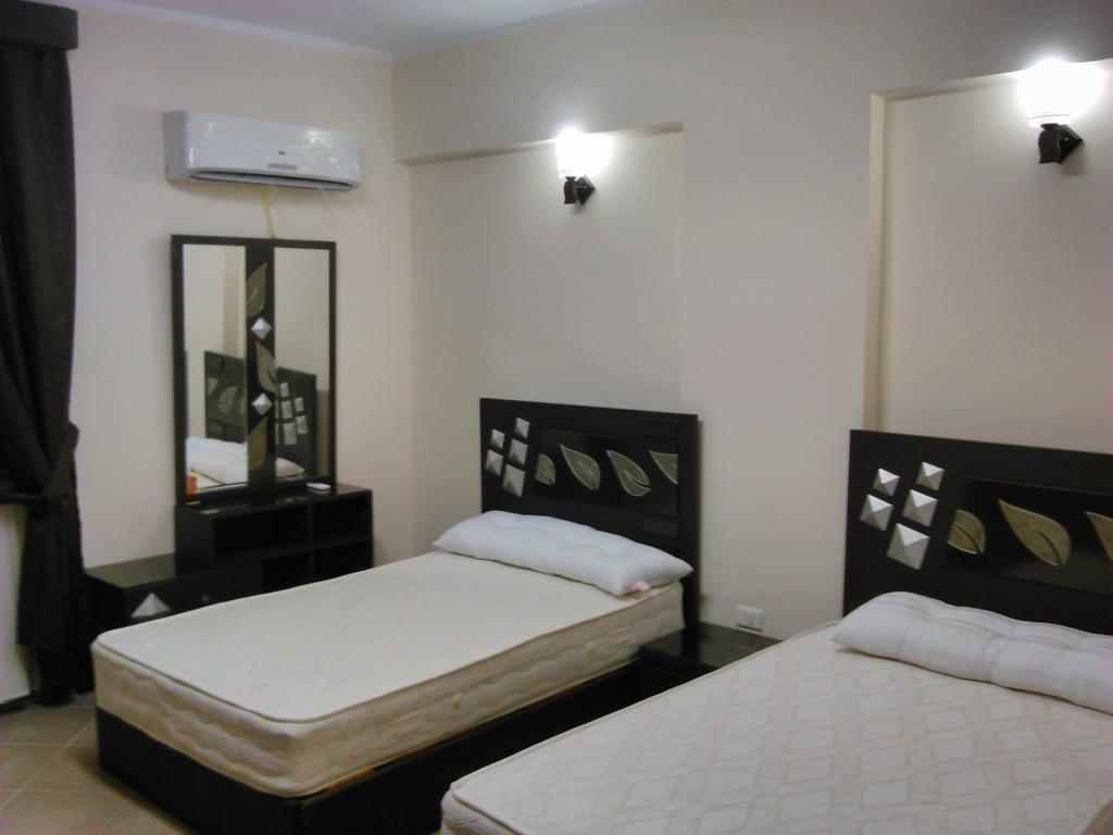 Three-Bedroom Apartment At Louly Beach Resort Ain Sukhna Quarto foto